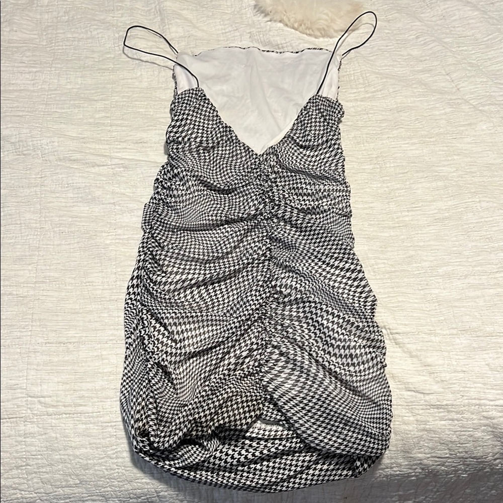 Glassons Black and White Houndstooth Mini Dress - Picture 5 of 5